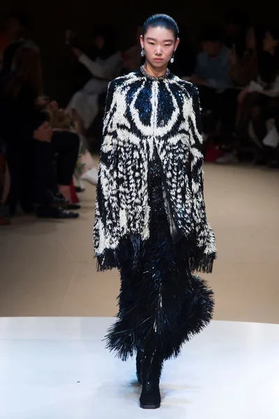 Look 29